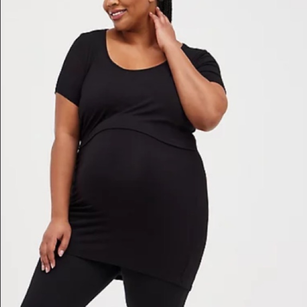 TORRID NWT MATERNITY NURSING TOP - SUPER SOFT BLACK